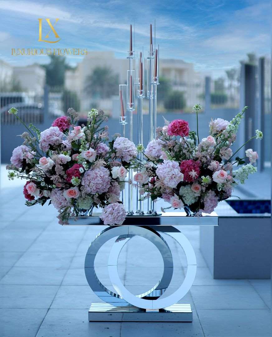 Luxurious style of Rose | Flower stand Bouquet - Luxurious Flowerssimple