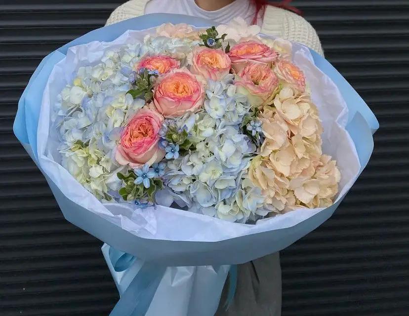 Warm wishes - Luxurious Flowerssimple