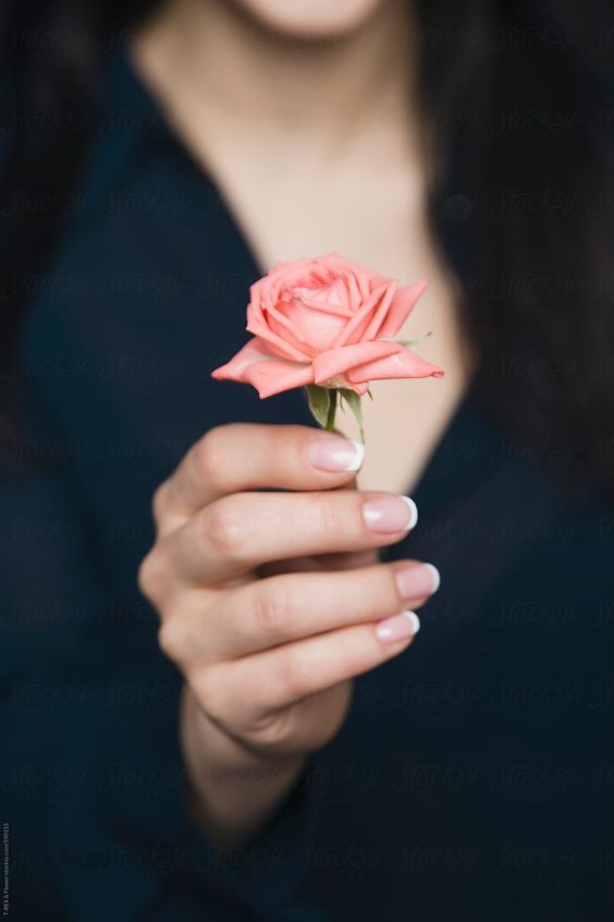 perfect way to treat your loved one  - Luxurious Flowers