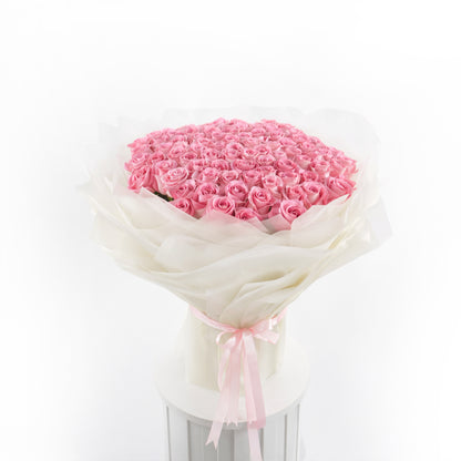 Grand 100 baby pink rose bouquet for luxury baby shower gift for sale in dubai