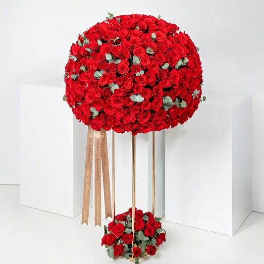 365 Red Roses Stand