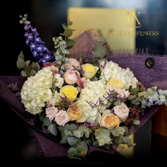 Check this creative floral boutique style - Luxurious Flowerssimple