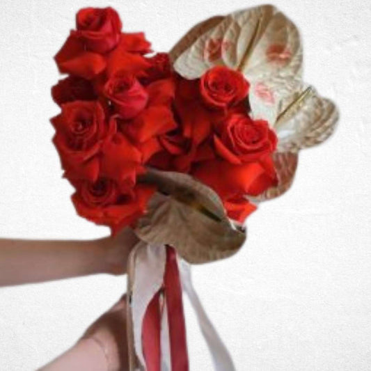 Dark Kiss Bridal Bouquet - Luxurious Flowerssimple
