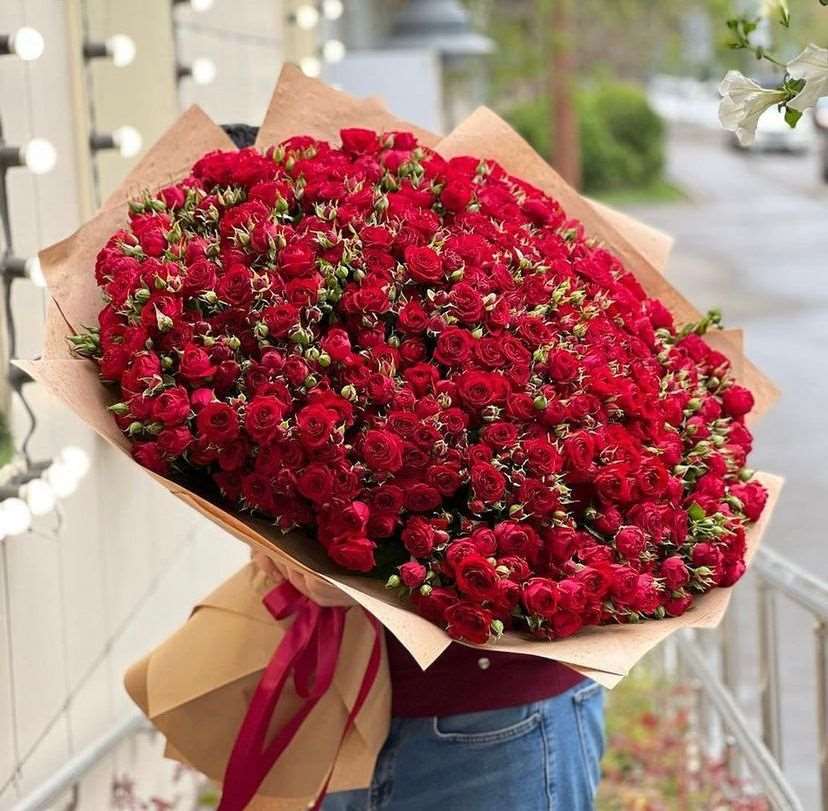 Love announcement - Luxurious Flowerssimple