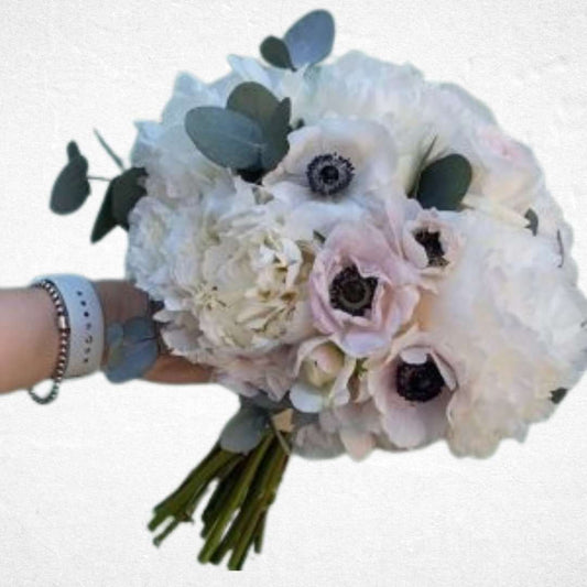 Radiant Rendezvous Bouquet - Luxurious Flowerssimple