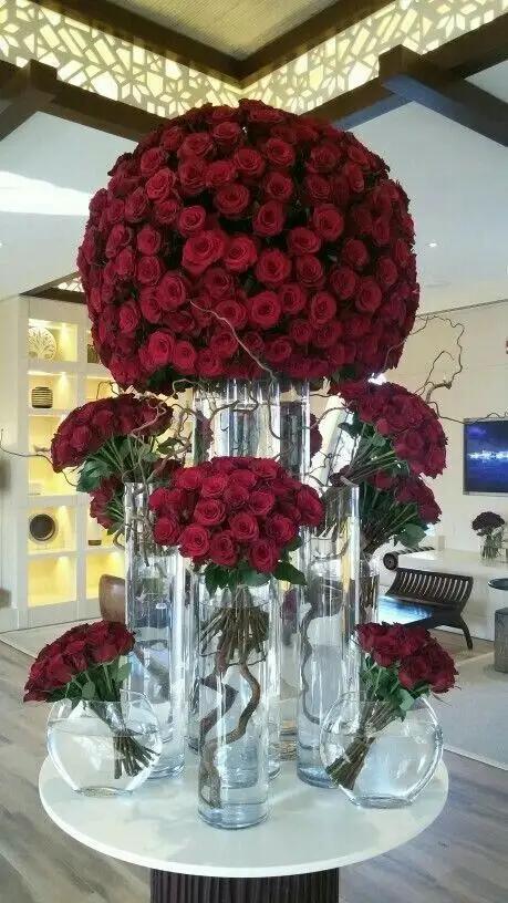 Hotel Red Ross Floral arrangement - Luxurious Flowerssimple