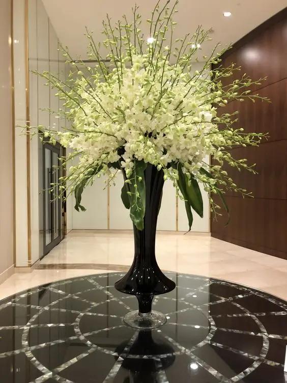 Luxurious Floral Arrangement - Luxurious Flowerssimple