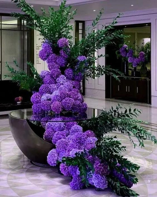 Mauve Hotel Floral Arrangement - Luxurious Flowerssimple