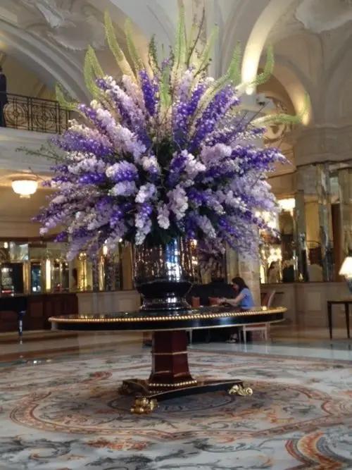 One of the Best Hotel floral decorations - Luxurious Flowerssimple