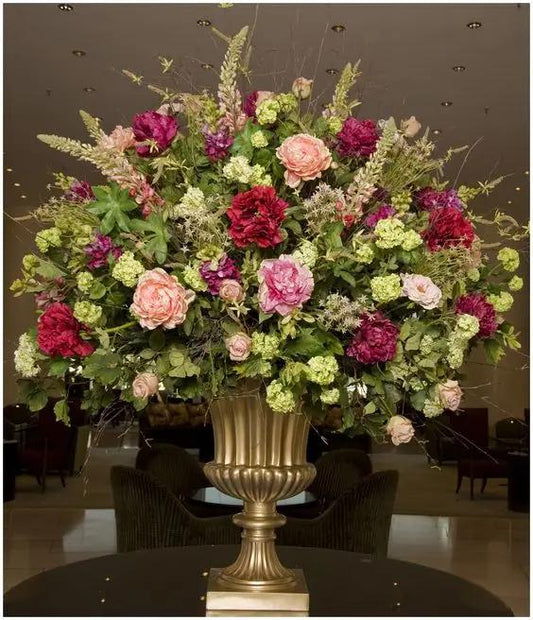 Pink Color floral arrangement - Luxurious Flowerssimple
