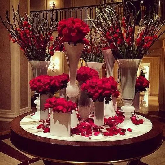 Red roses floral hotel arrangment - Luxurious Flowerssimple
