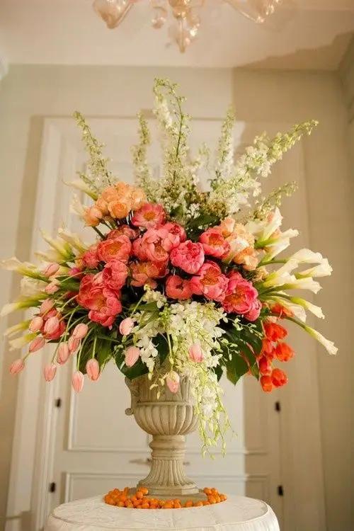 The Vault: Curated & Refined Wedding Inspiration - Luxurious Flowerssimple