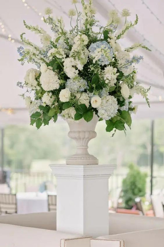 Trending White Floral Arrangement - Luxurious Flowerssimple