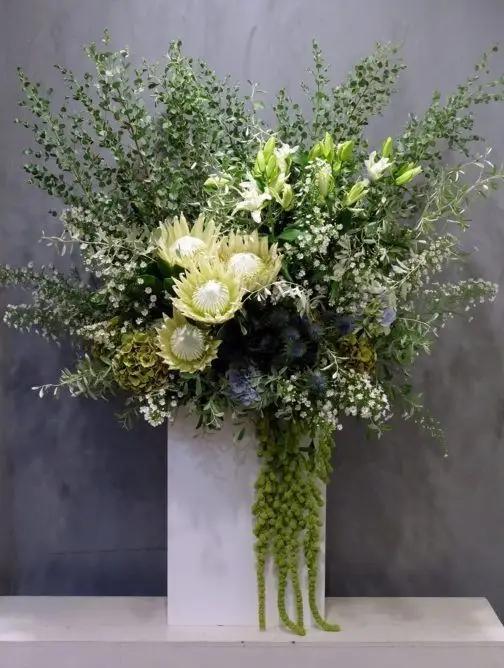 Trending White Floral Arrangement - Luxurious Flowerssimple