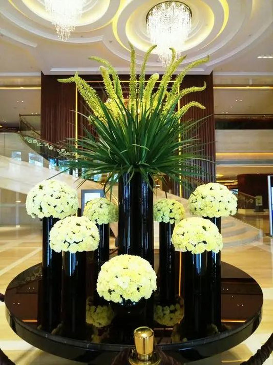 White Floral Design hotel decoration style - Luxurious Flowerssimple